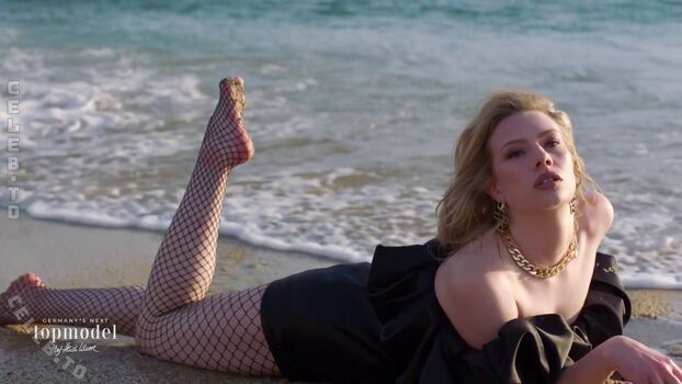 Full leaked Sophiieclara private onlyfans photo