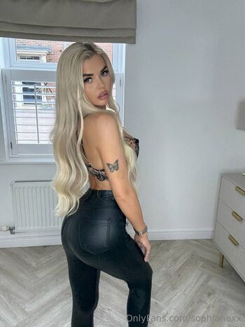 Full leaked Sophuncensored private onlyfans photo