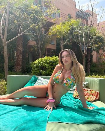 Full leaked Sozzlepopp private photo