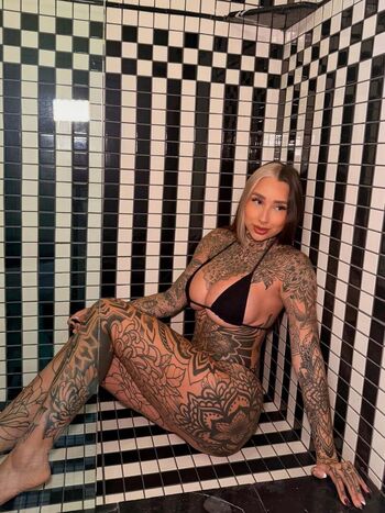 Full leaked Split tongue bri page private photo