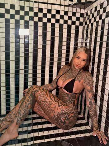 Full leaked Split tongue bri page private photo