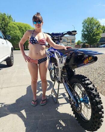 Full leaked Spookyrunnergirl private onlyfans photo