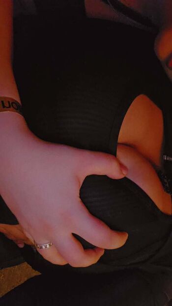 Full leaked Squishybf private onlyfans photo