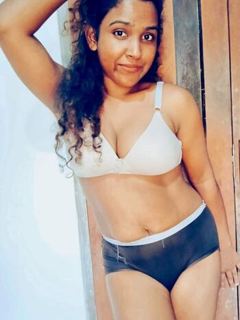 Full leaked Sri lanka private onlyfans photo