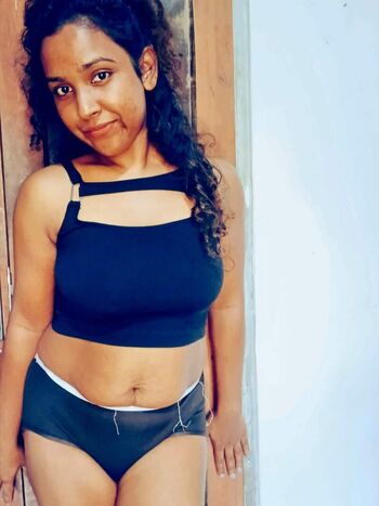 Full leaked Sri lanka private onlyfans photo