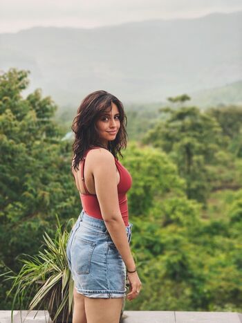 Full leaked Srishti rindani private photo
