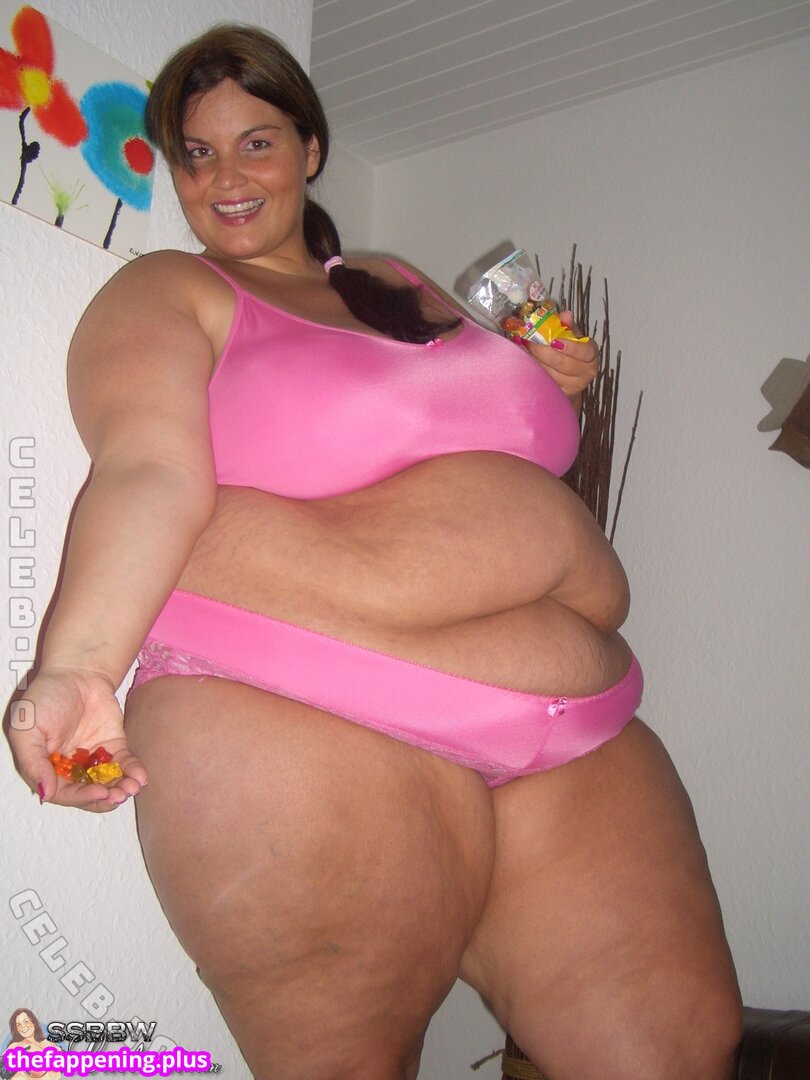 LailaniSSBBW / SSBBW Lailani / curvy.globetrotter / ssbbwlailani Photo OnlyFans Nu #76