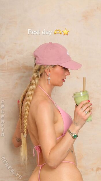 Full leaked Stefani nurding private onlyfans photo