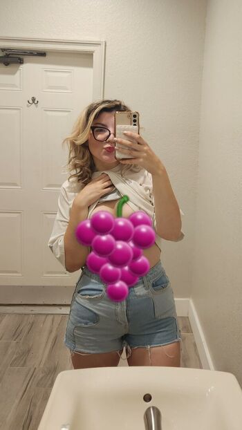 Full leaked Stephanicci private onlyfans photo