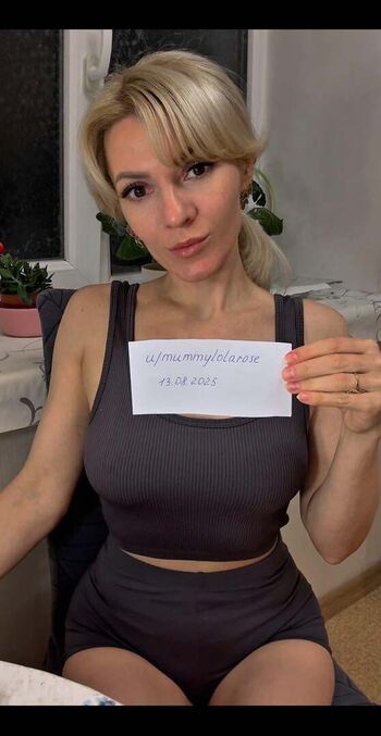 Full leaked Stepmom lola private photo