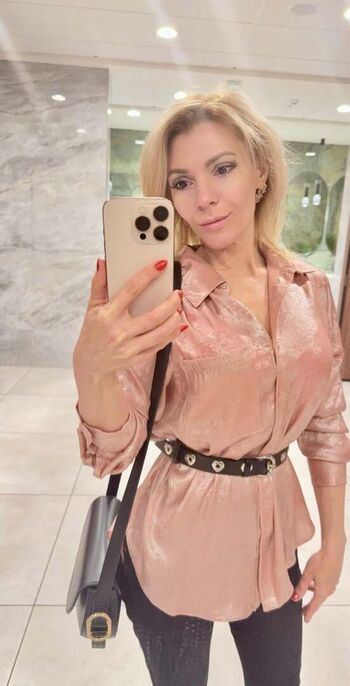 Full leaked Stepmom lola private photo