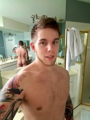 Full leaked Steverickz private onlyfans photo