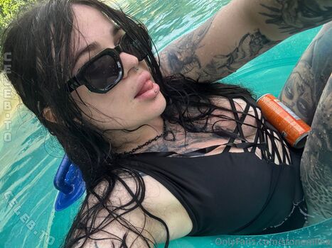 Full leaked Stonemlina page private photo