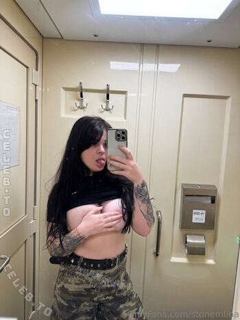 Full leaked Stonemlina page private photo