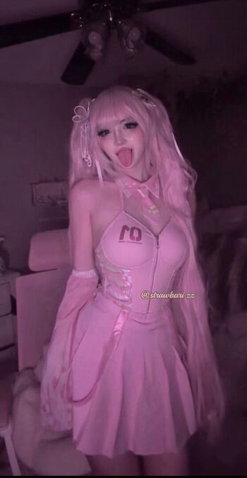 Full leaked Strawbarizz private onlyfans photo