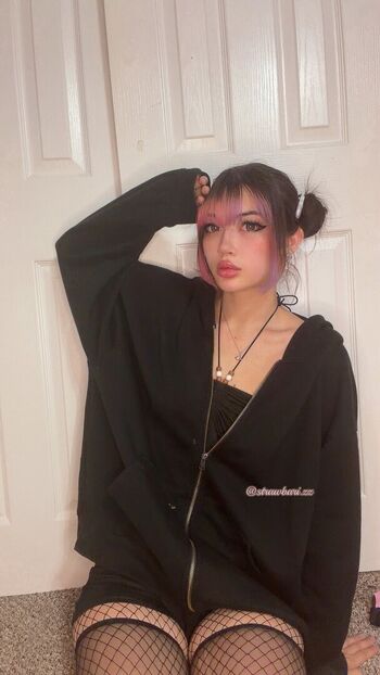 Full leaked Strawbarizz private onlyfans photo