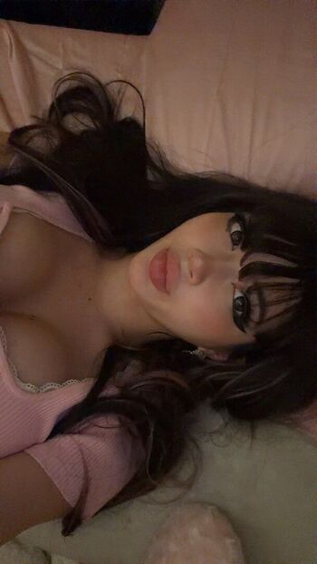 Full leaked Strawbarizz private photo