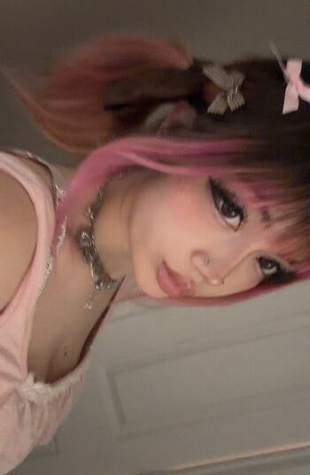 Full leaked Strawbarizz private photo