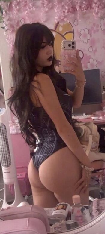 Full leaked Strawbarizz private photo