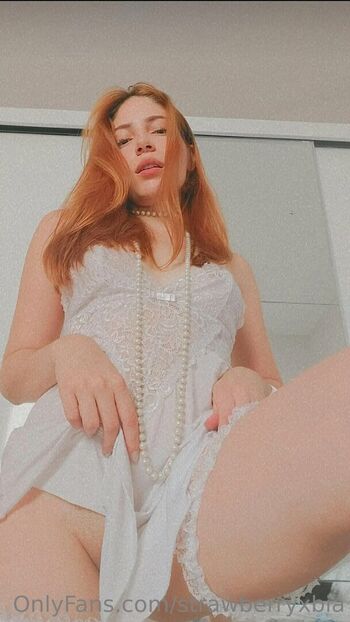 Full leaked Strawberrybi private photo