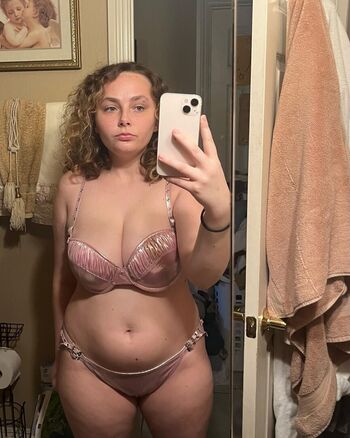 Full leaked Strawberrysweetmilk private photo