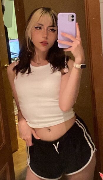 Full leaked Strawbunny private photo