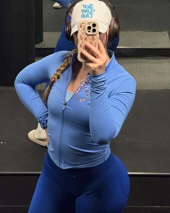 Full leaked Strong and curvy women private onlyfans photo