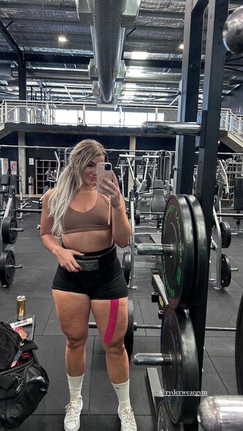 Full leaked Strong and curvy women private onlyfans photo