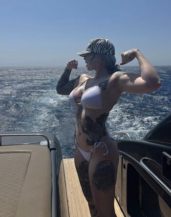 Full leaked Strongwaifu private photo