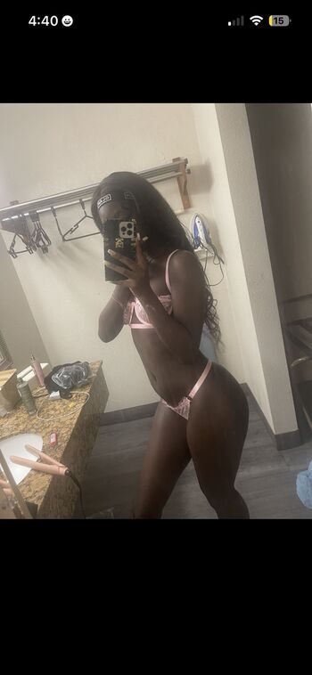 Full leaked Stxnbaddie private photo