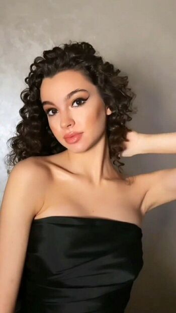 Full leaked Su burcu private photo