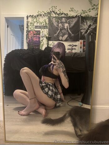 Full leaked Succubusvee private photo