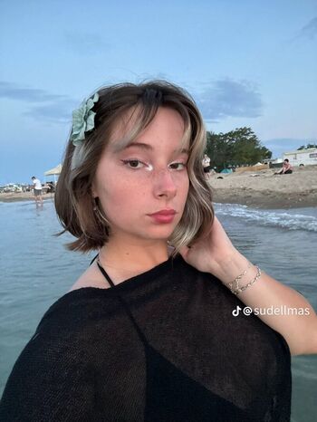 Full leaked Sude elmas private photo