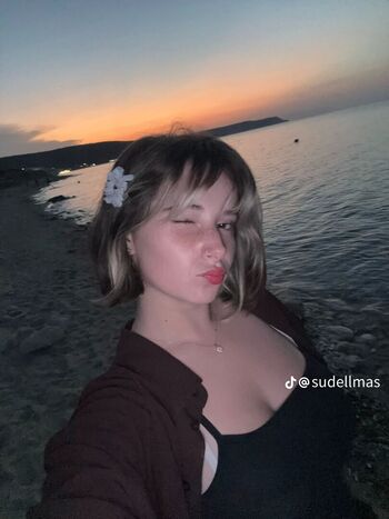 Full leaked Sude elmas private photo
