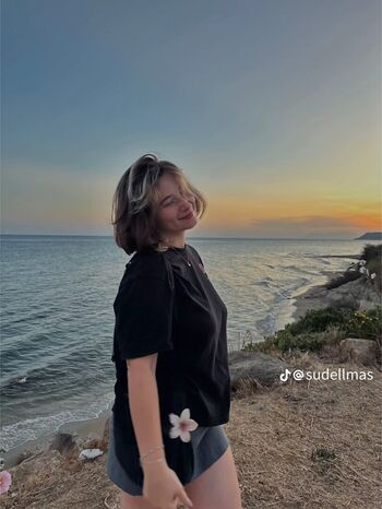 Full leaked Sude elmas private photo