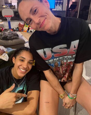 Full leaked Sue bird page private onlyfans photo