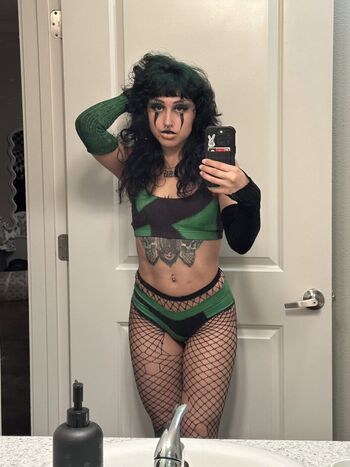 Full leaked Suedmza private photo