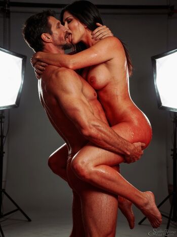 Full leaked Sunny leone private onlyfans photo