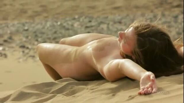Full leaked Sunny sand private photo