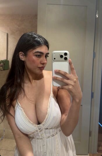 Full leaked Sunya siddiqui private photo