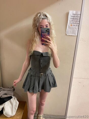 Full leaked Supercutie private photo