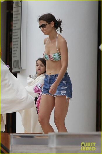 Full leaked Suri cruise private photo