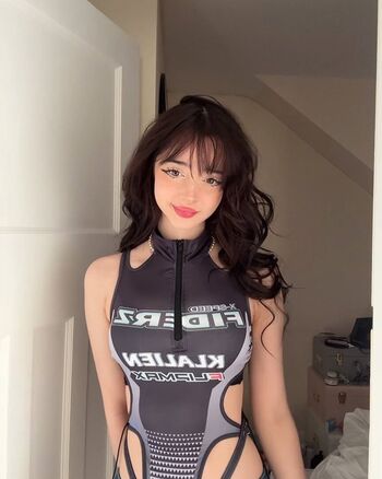 Full leaked Survivingasella private onlyfans photo