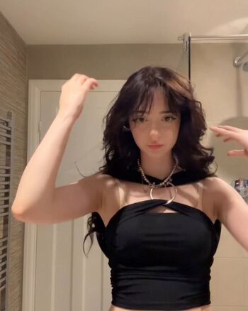 Full leaked Survivingasella private onlyfans photo