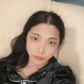 Full leaked Suyeoniiii page private photo
