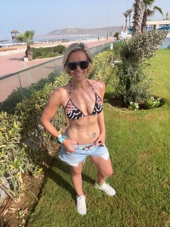 Full leaked Suzanne shaw private photo