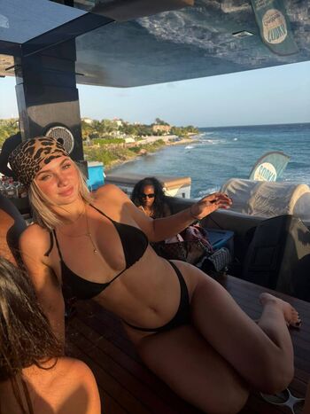 Full leaked Swaggychick private onlyfans photo