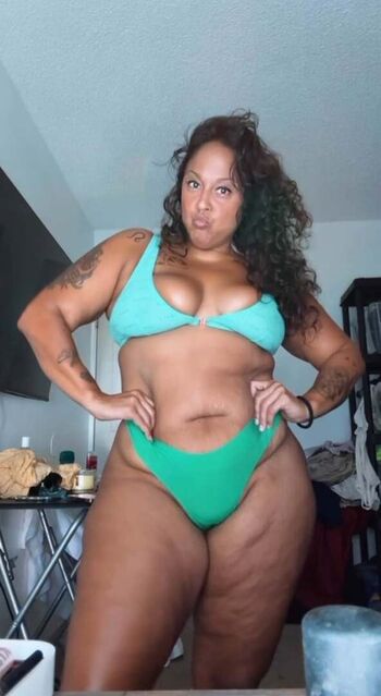 Full leaked Sweettea private photo