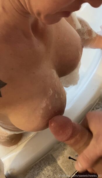 Full leaked Sweetvickie private photo
