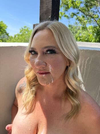 Full leaked Swinging texas hotwife private photo